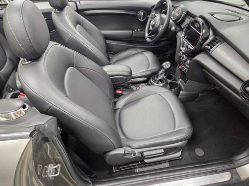 Used 2019 MINI Cooper Convertible w/ Signature Upholstery Package FWD image 18