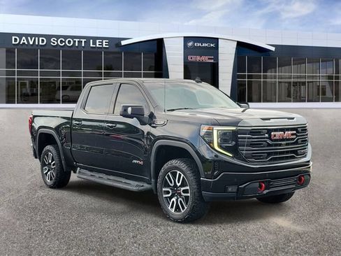 Used 2023 GMC Sierra 1500 AT4 w/ Technology Package AWD/4WD image 1
