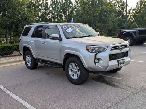 Used 2023 Toyota 4Runner SR5 Premium AWD/4WD image 2