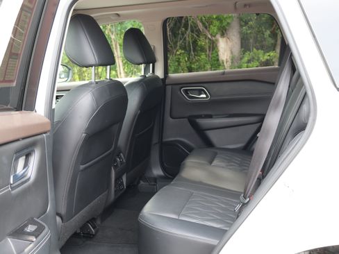 Used 2021 Nissan Rogue Platinum AWD/4WD image 17