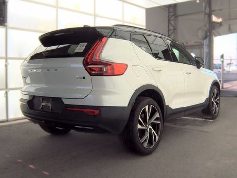 Used 2021 Volvo XC40 T5 R-Design w/ Advanced Package AWD/4WD image 2