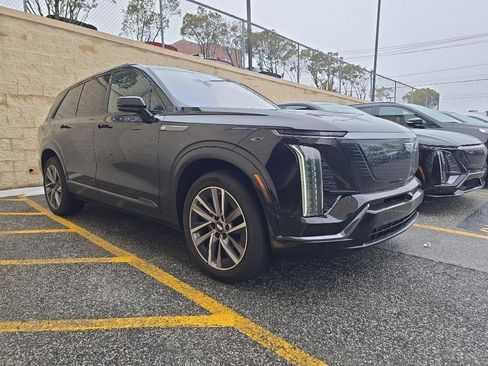 Used 2026 Cadillac Vistiq Sport image 2