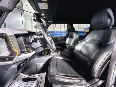 Used 2023 Ford Bronco Badlands w/ Sasquatch Package image 13