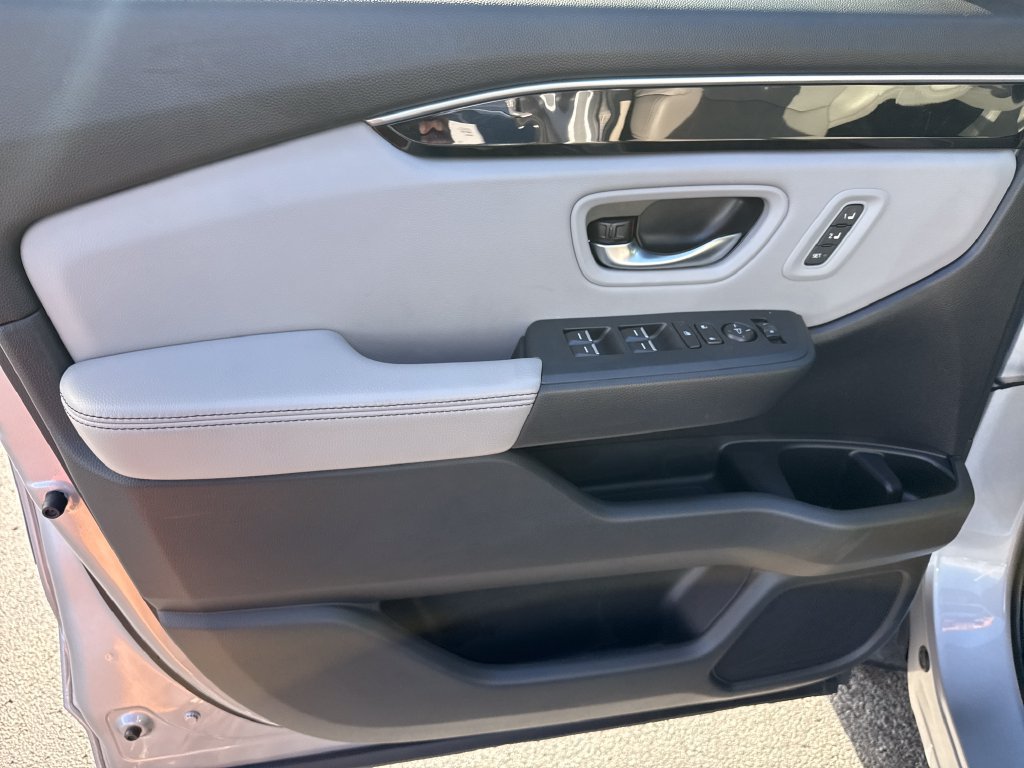 Used 2025 Honda Pilot Touring image 12