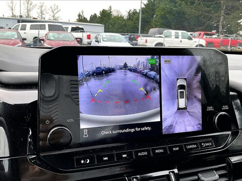 Used 2024 Nissan Pathfinder SL w/ Black Appearance Package image 14