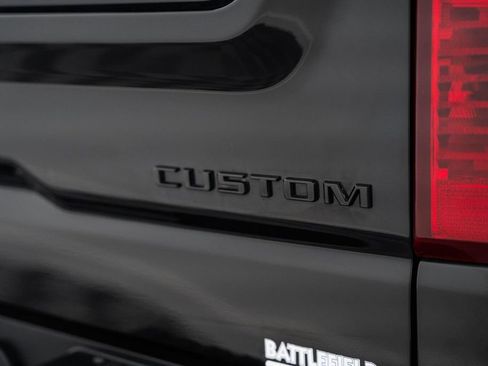 Used 2023 Chevrolet Silverado 1500 Custom Trail Boss w/ Midnight Edition AWD/4WD image 9