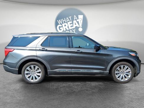 Used 2020 Ford Explorer Limited AWD/4WD image 2