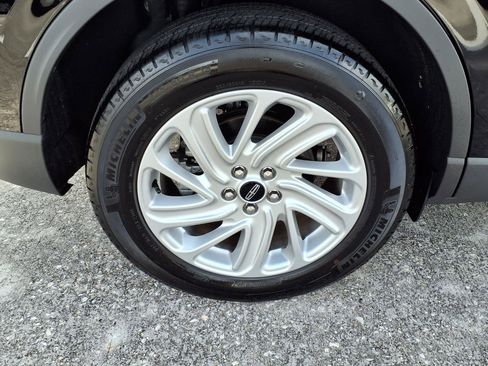 Used 2025 Lincoln Corsair FWD image 27