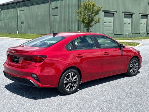Used 2024 Kia Forte LXS FWD image 7