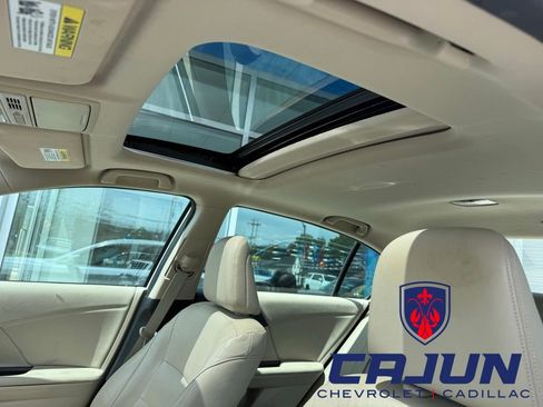 Used 2017 Honda Accord Touring image 7