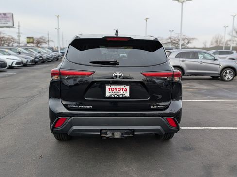 Certified 2023 Toyota Highlander XLE image 7
