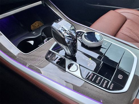 Used 2022 BMW X5 sDrive40i w/ M Sport Package image 19