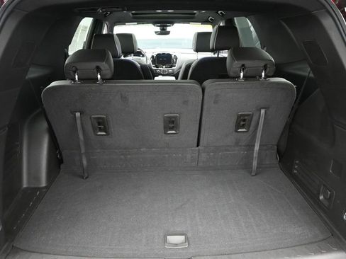 Used 2023 Chevrolet Traverse Premier image 11