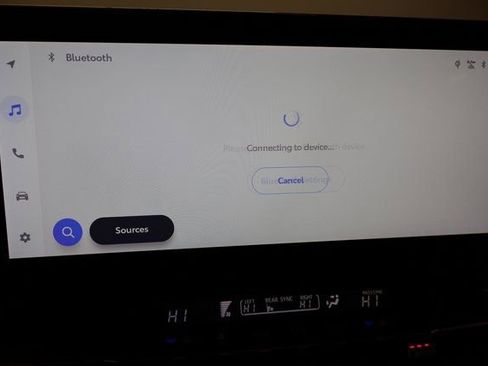 Certified 2025 Toyota Sienna XSE image 24