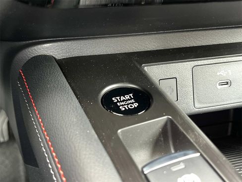 New 2025 Nissan Kicks SR image 27