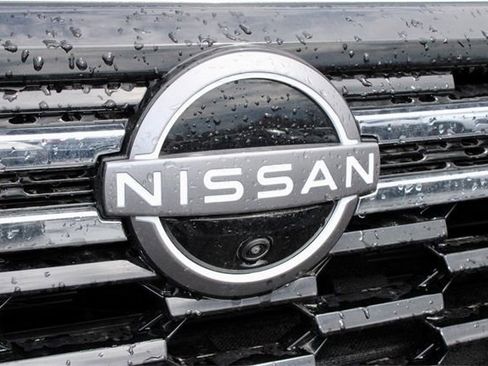 New 2025 Nissan Armada SL w/ Captain's Chari Seat Package image 18