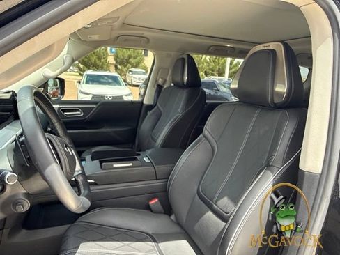 Used 2025 INFINITI QX80 Sensory AWD/4WD image 13