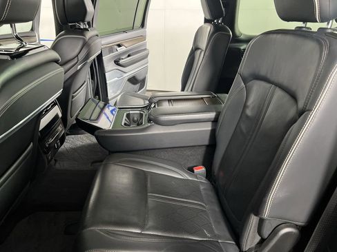 Used 2023 Jeep Grand Wagoneer Series II AWD/4WD image 27