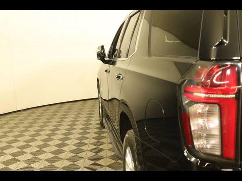 Used 2021 Chevrolet Tahoe Premier w/ Premium Package image 21