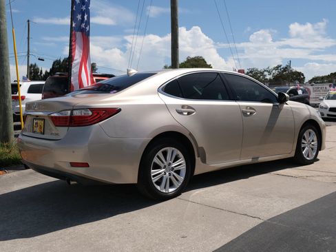 Used 2015 Lexus ES 350 w/ Premium Package FWD image 5