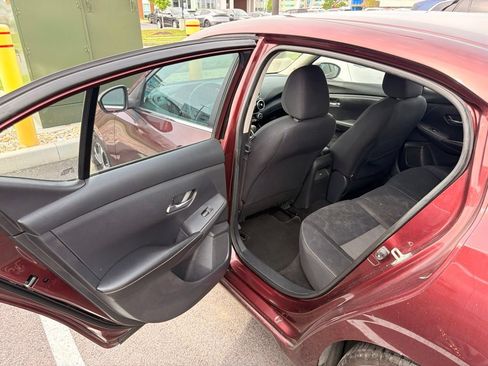 Used 2021 Nissan Sentra SV FWD image 9