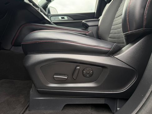 Used 2025 Ford Explorer ST-Line w/ Premium Package RWD image 12