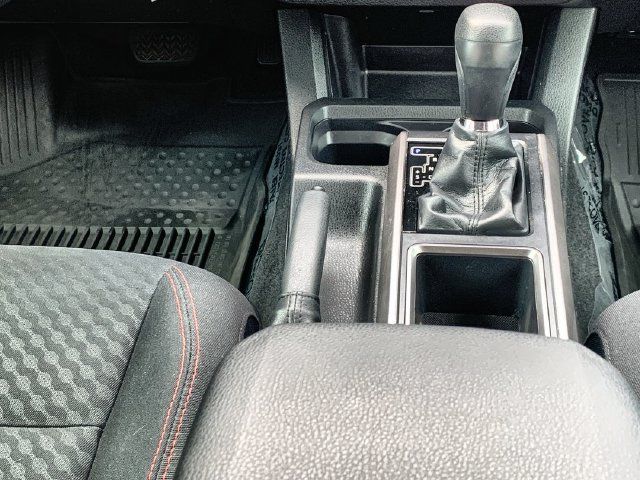 Certified 2022 Toyota Tacoma SR5 AWD/4WD image 27