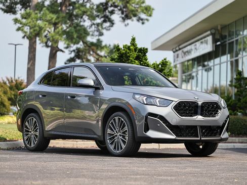 New 2027 BMW X2 xDrive28i AWD/4WD image 1