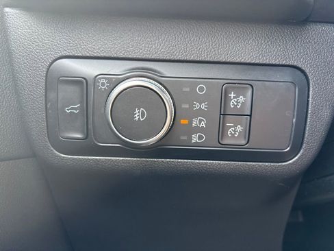 Used 2020 Ford Escape Titanium image 35