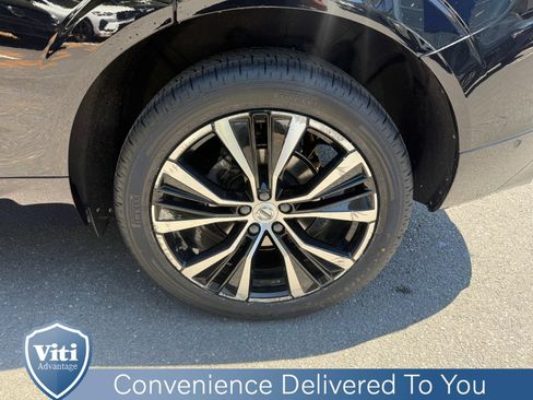 Certified 2023 Volvo XC60 B5 Plus w/ Climate Package AWD/4WD image 13