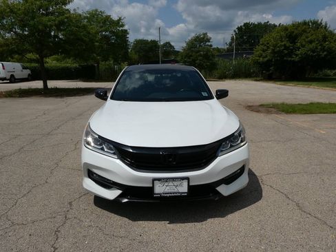 Used 2017 Honda Accord Sport Special Edition image 2