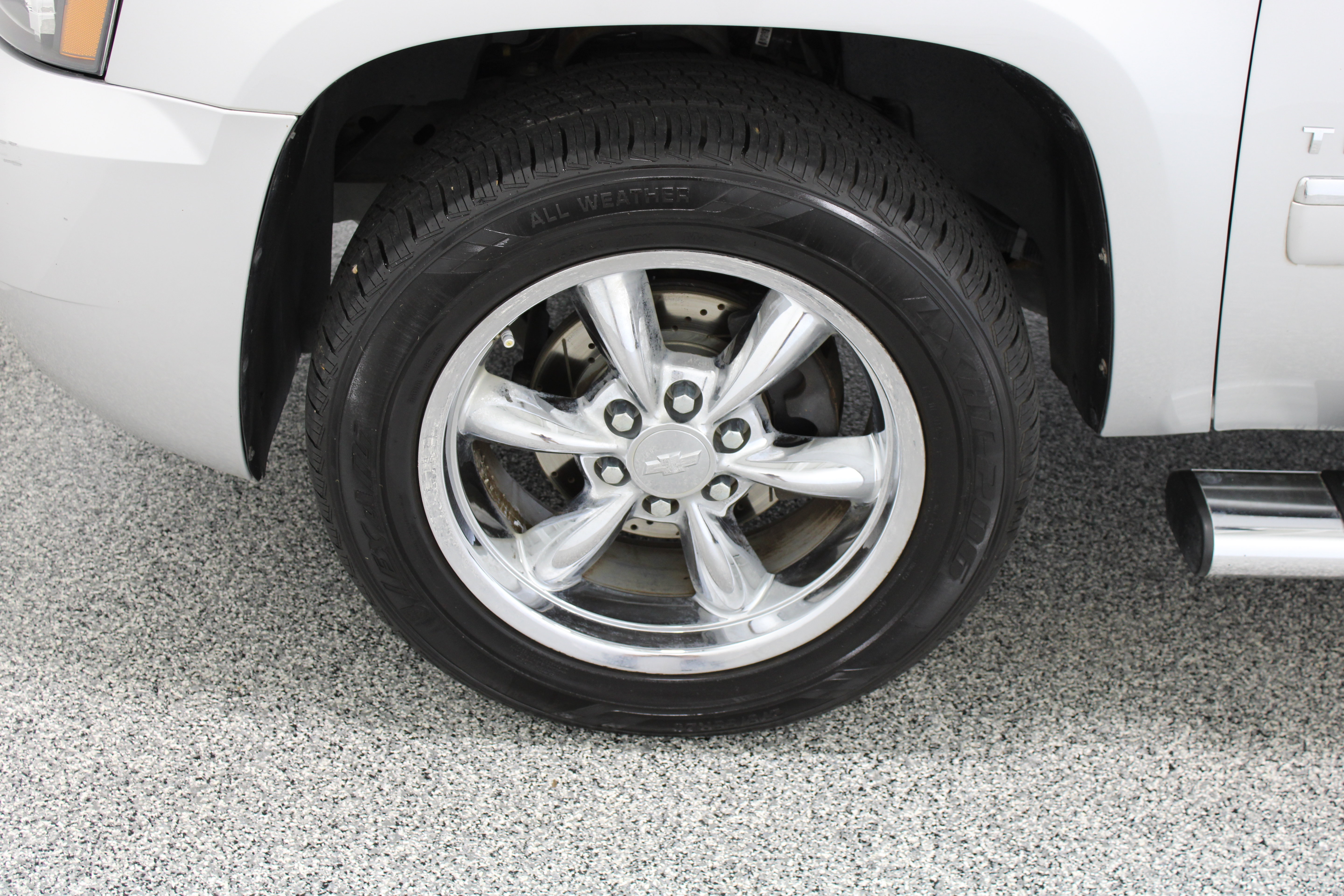 Used 2013 Chevrolet Tahoe LTZ RWD image 11
