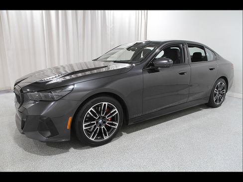 Certified 2024 BMW 530i xDrive w/ M Sport Package AWD/4WD image 3