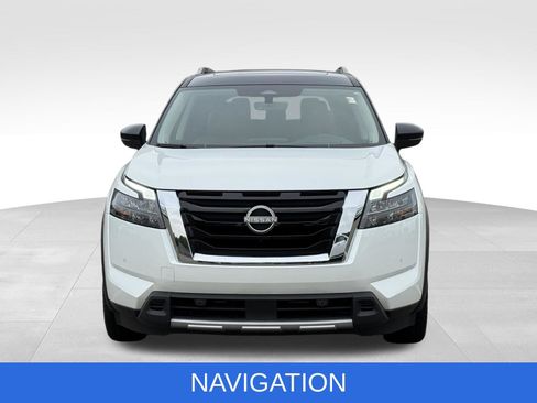Used 2025 Nissan Pathfinder Platinum AWD/4WD image 14