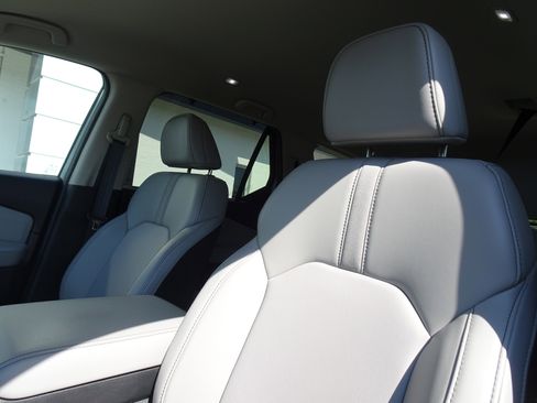 Used 2025 Honda Pilot EX-L image 11