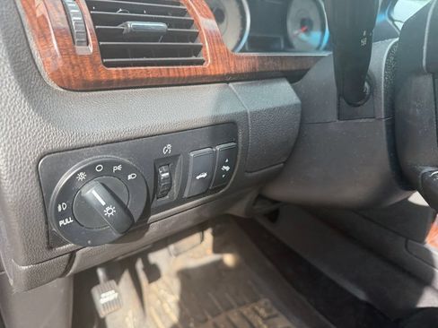 Used 2008 Ford Taurus Limited FWD image 19
