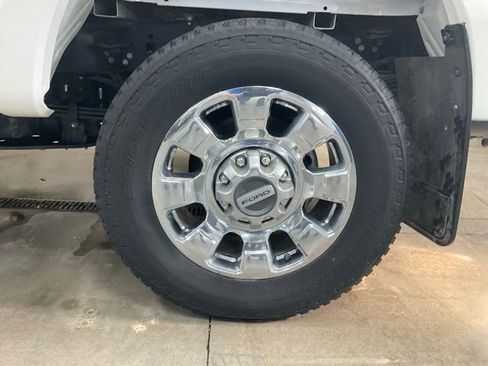 Used 2025 Ford F350 Lariat AWD/4WD image 14