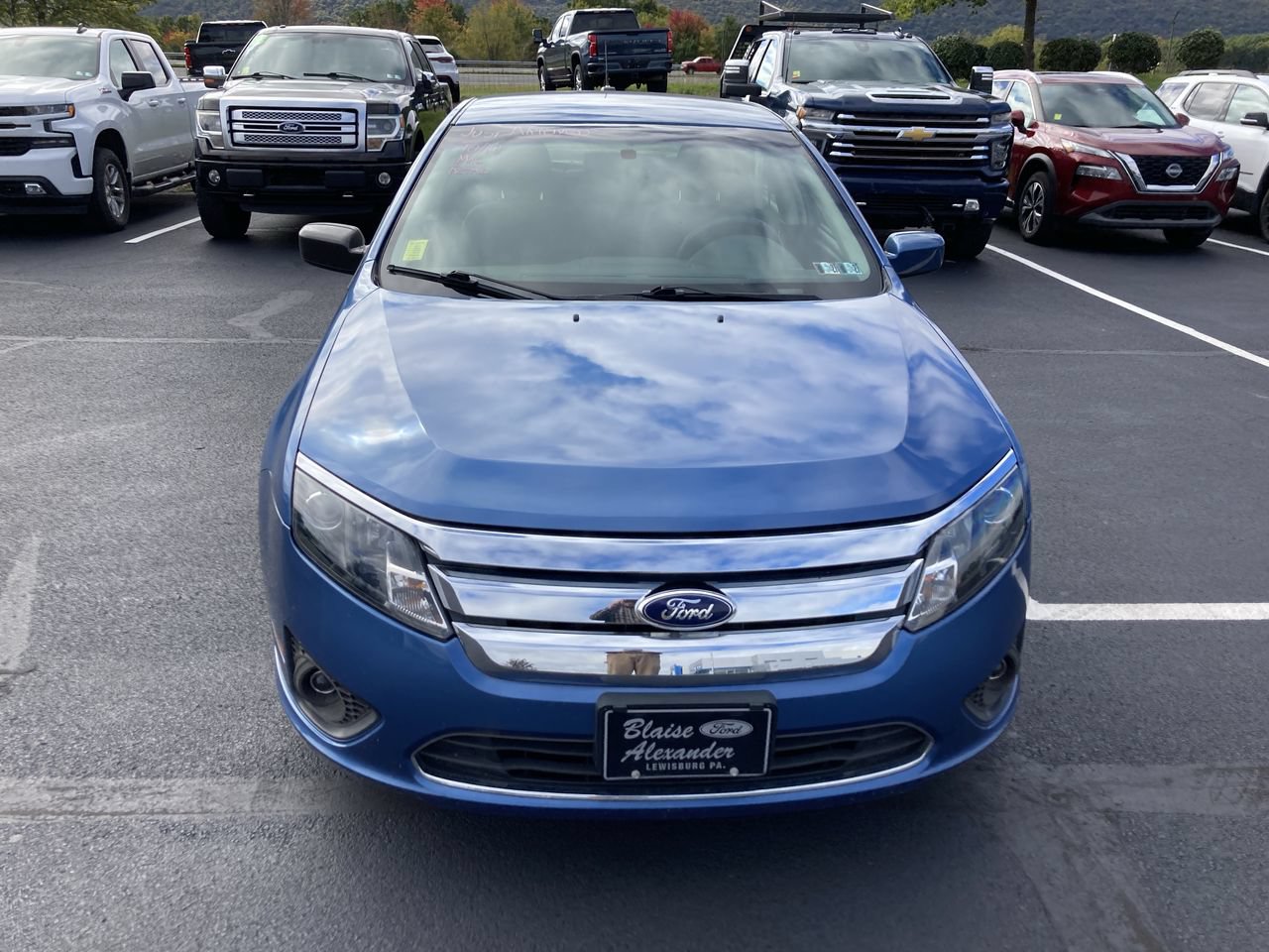 Used 2010 Ford Fusion SE FWD image 2