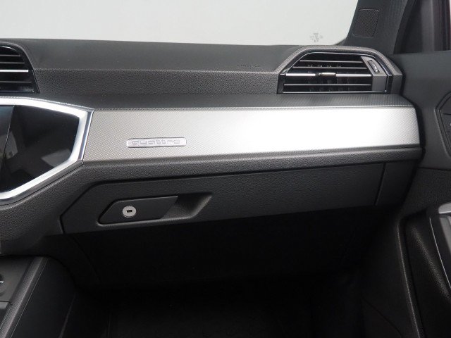 Used 2023 Audi Q3 quattro 2.0T Premium Plus w/ Premium Plus Package AWD/4WD image 40