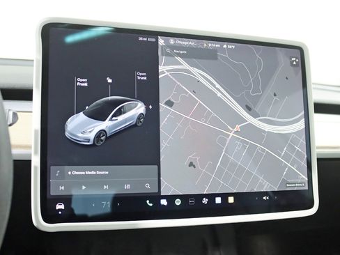 Used 2021 Tesla Model 3 Long Range image 16