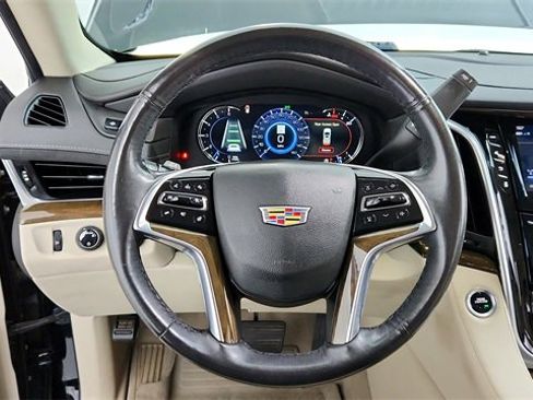 Used 2020 Cadillac Escalade Luxury image 14