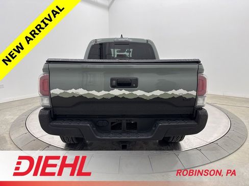 Used 2023 Toyota Tacoma TRD Off-Road image 6