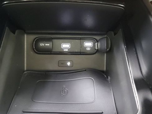 Certified 2022 Kia Telluride EX w/ EX Premium Package AWD/4WD image 35