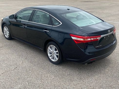 Used 2015 Toyota Avalon XLE image 2