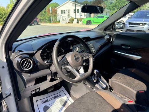 Used 2019 Nissan Kicks SR FWD image 19