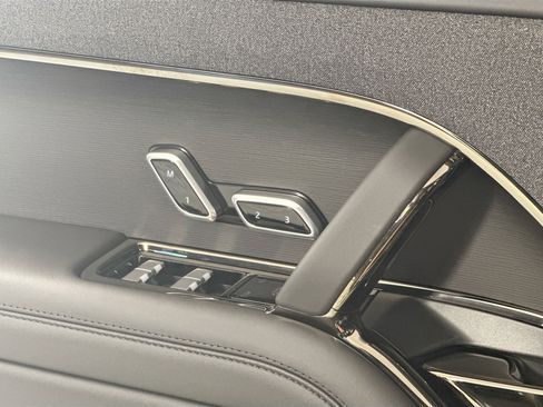 Used 2025 Land Rover Range Rover Sport Dynamic SE image 17