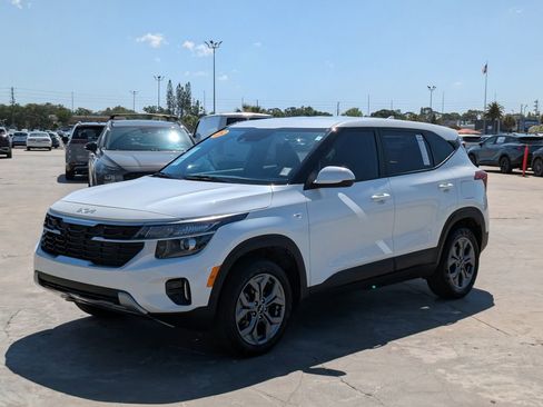 Certified 2025 Kia Seltos LX AWD/4WD image 4