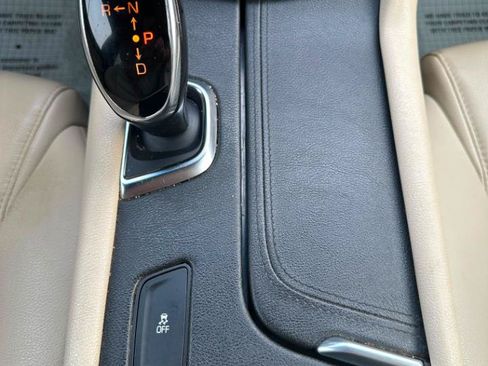 Used 2018 Cadillac XT5 FWD image 33