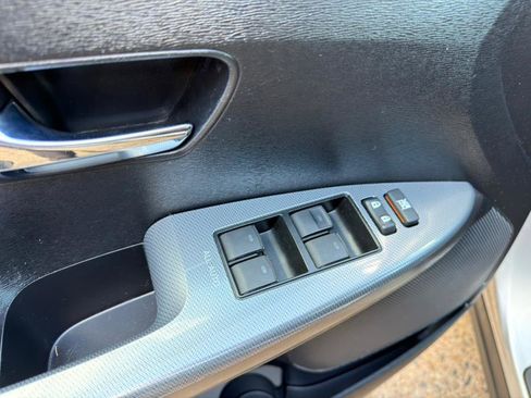 Used 2014 Toyota Venza LE image 13