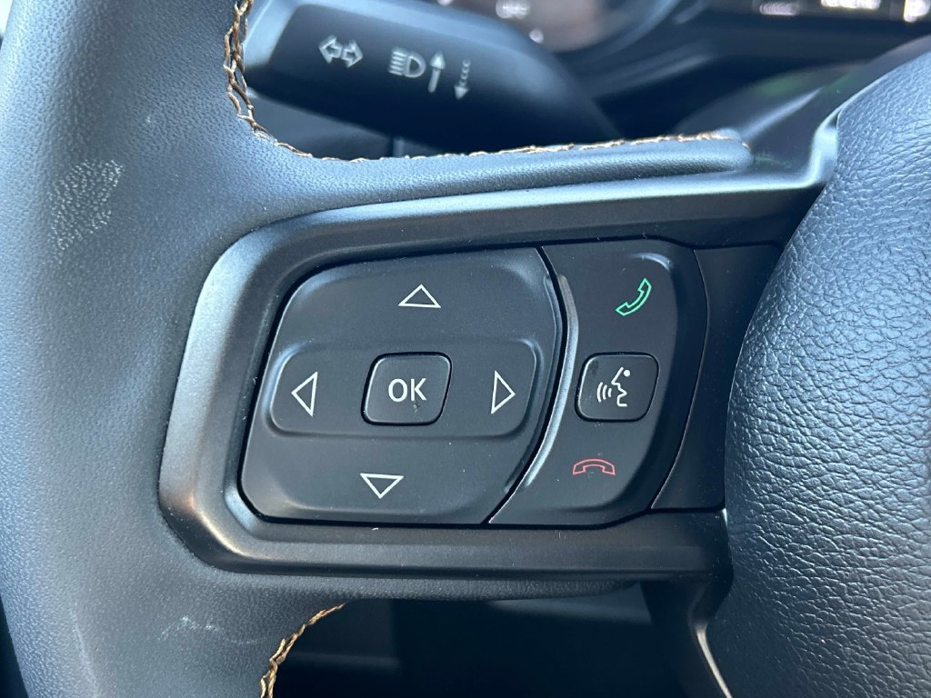 Used 2024 Jeep Wrangler Unlimited w/ Convenience Group AWD/4WD image 21